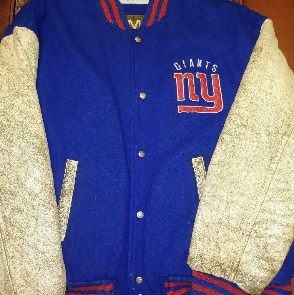 Bomber - Picture 2 of 5